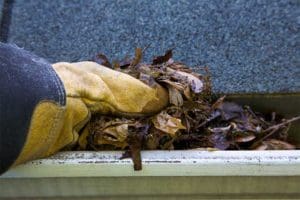 Exterior renovations dirty gutters2